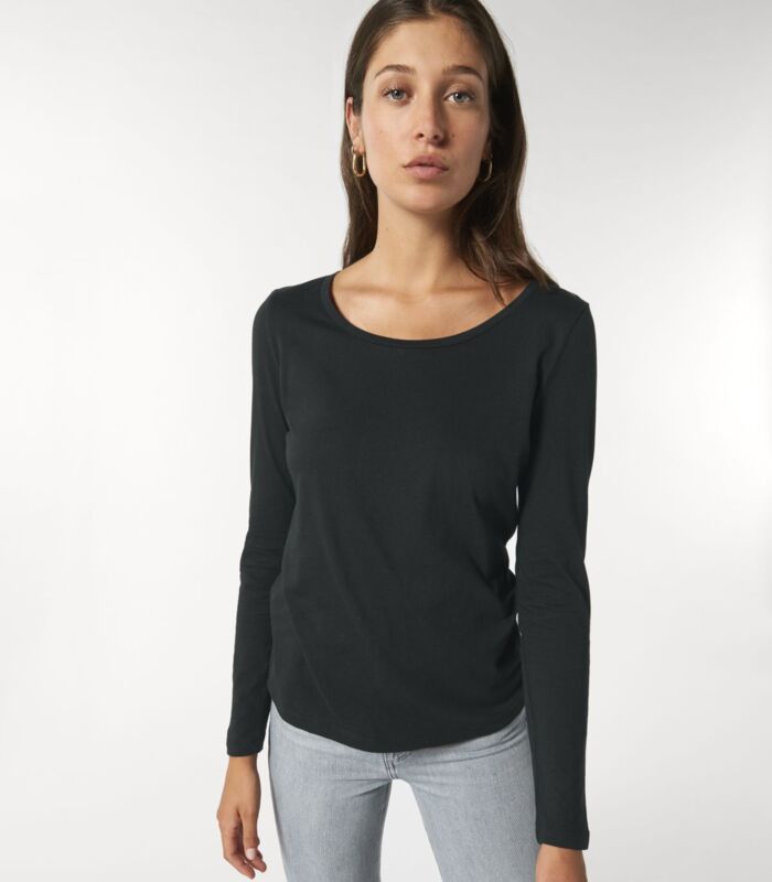 Stella Singer Thumbnail